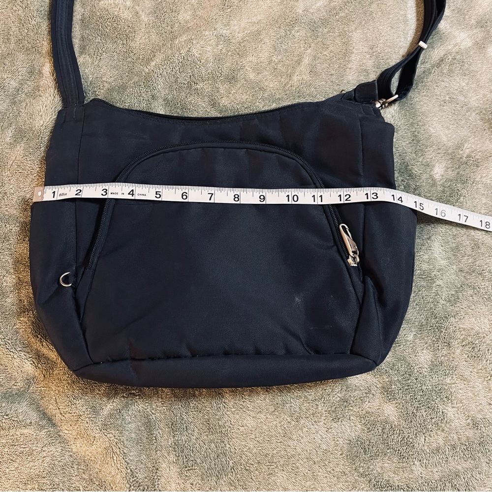 Travelon Classic Antitheft Crossbody Bucket Bag Navy RFID Locking Zippers Travel - Picture 9 of 10